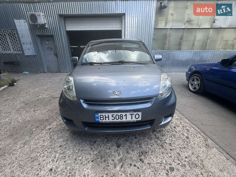 Хетчбек Daihatsu Sirion 2008 в 