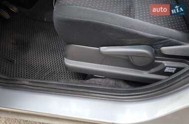 Хетчбек Daihatsu Sirion 2009 в 