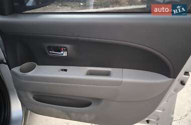 Хетчбек Daihatsu Sirion 2009 в 