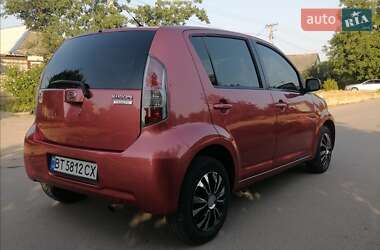 Хэтчбек Daihatsu Sirion 2006 в 