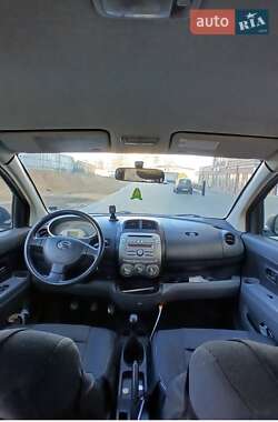 Хэтчбек Daihatsu Sirion 2009 в 