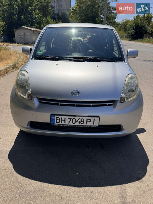 Хэтчбек Daihatsu Sirion 2007 в 