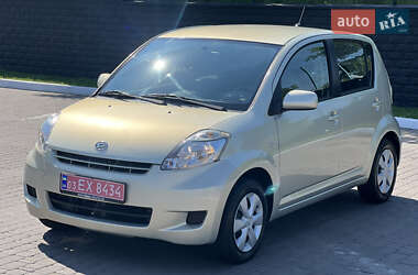 Хэтчбек Daihatsu Sirion 2007 в 