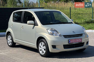 Хэтчбек Daihatsu Sirion 2007 в 