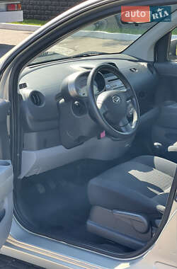 Хэтчбек Daihatsu Sirion 2007 в 