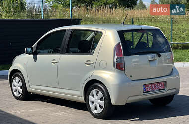 Хэтчбек Daihatsu Sirion 2007 в 