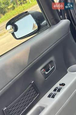Хэтчбек Daihatsu Sirion 2007 в 