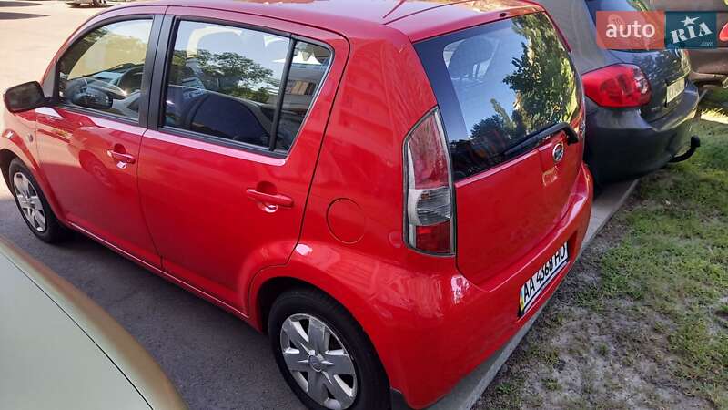 Хэтчбек Daihatsu Sirion 2008 в Киеве