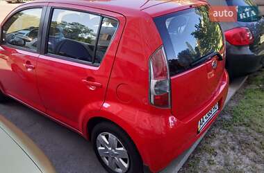Хэтчбек Daihatsu Sirion 2008 в 