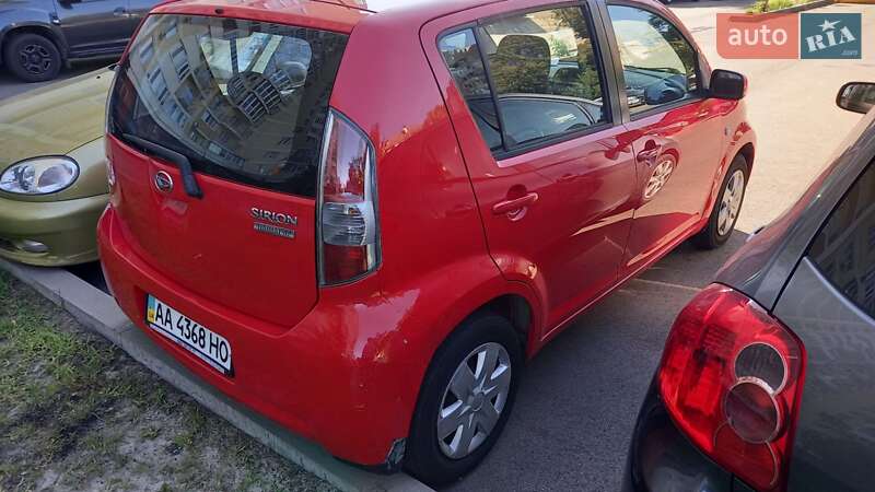 Хэтчбек Daihatsu Sirion 2008 в 