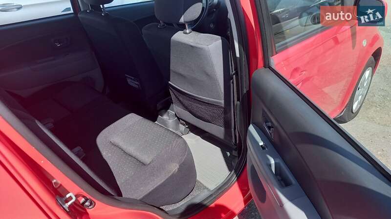 Хэтчбек Daihatsu Sirion 2008 в Киеве