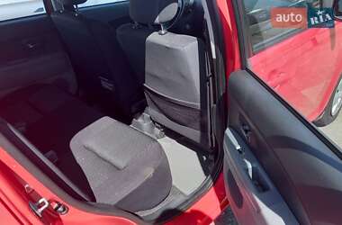 Хэтчбек Daihatsu Sirion 2008 в 