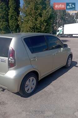 Хэтчбек Daihatsu Sirion 2009 в 