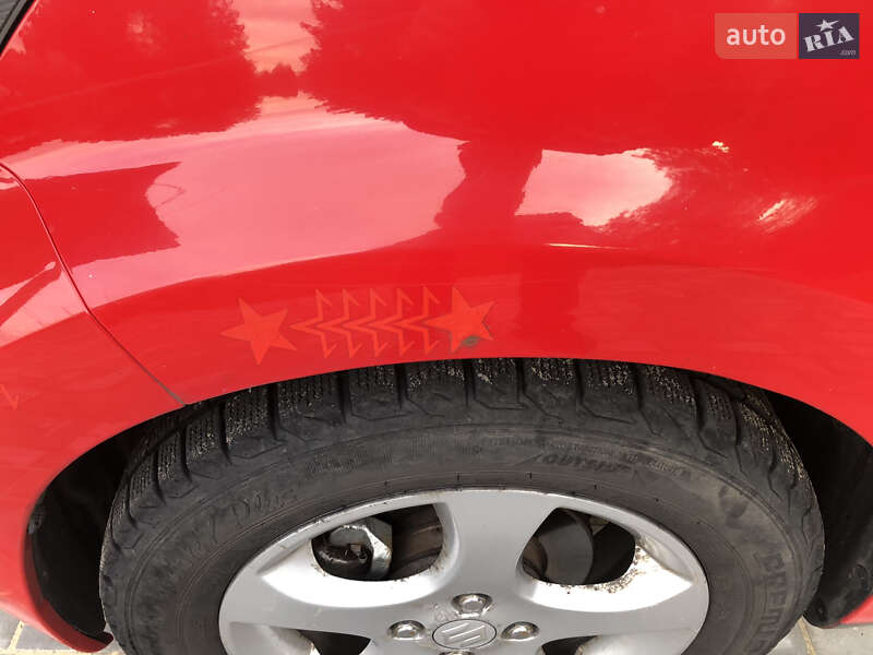 Хэтчбек Daihatsu Sirion 2010 в Ровно