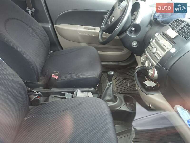 Хэтчбек Daihatsu Sirion 2006 в Киеве