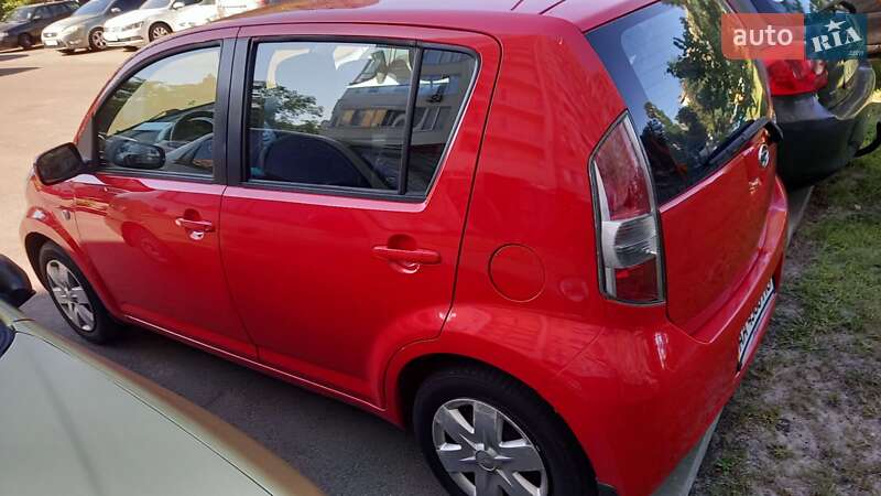 Хэтчбек Daihatsu Sirion 2008 в Киеве