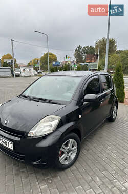 Хетчбек Daihatsu Sirion 2008 в 