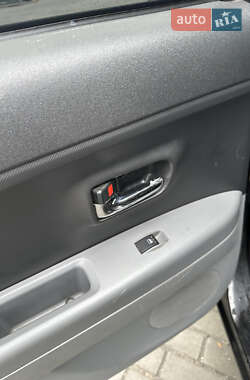 Хетчбек Daihatsu Sirion 2008 в 