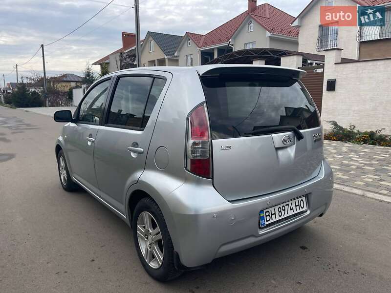 Хэтчбек Daihatsu Sirion 2006 в Одессе