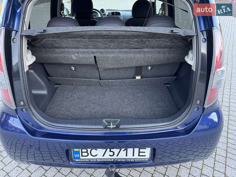 Хэтчбек Daihatsu Sirion 2005 в Львове