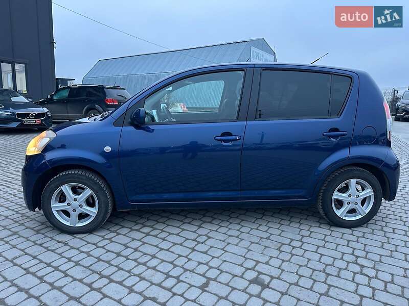 Хэтчбек Daihatsu Sirion 2005 в Львове