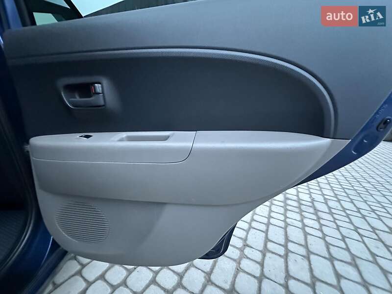 Хэтчбек Daihatsu Sirion 2005 в Львове