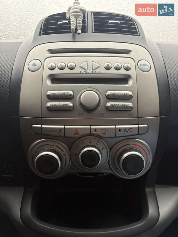 Хетчбек Daihatsu Sirion 2007 в Чернівцях фото 6 Хетчбек Daihatsu Sirion 2007 в Чернівцях