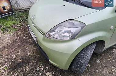 Хэтчбек Daihatsu Sirion 2005 в Черновцах
