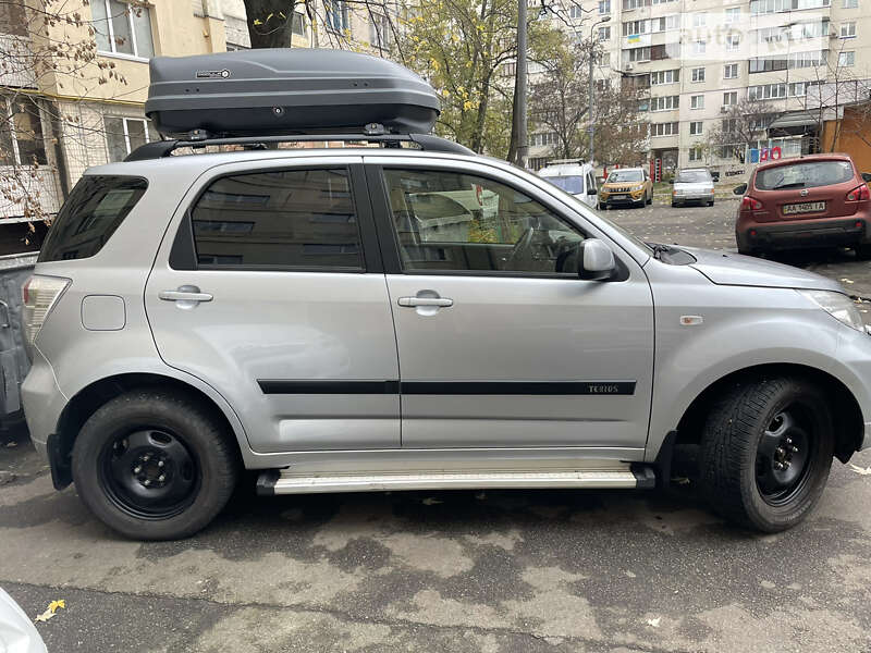 Позашляховик / Кросовер Daihatsu Terios 2012 в Києві