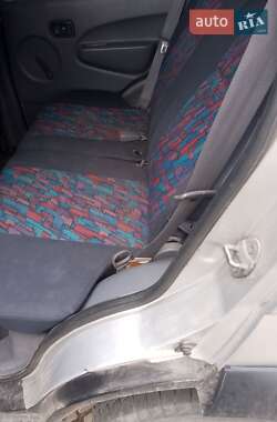 Внедорожник / Кроссовер Daihatsu Terios 1998 в 