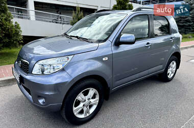 Позашляховик / Кросовер Daihatsu Terios 2010 в 