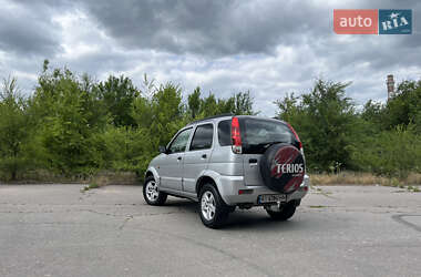 Внедорожник / Кроссовер Daihatsu Terios 2002 в 