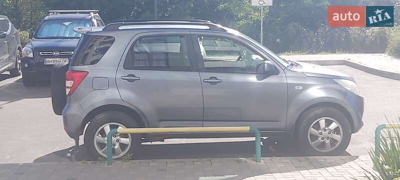 Внедорожник / Кроссовер Daihatsu Terios 2007 в 