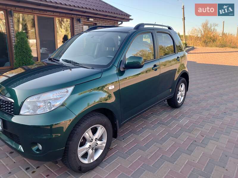 Позашляховик / Кросовер Daihatsu Terios 2011 в 
