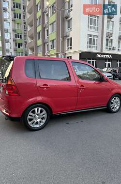Микровэн Daihatsu YRV 2004 в 