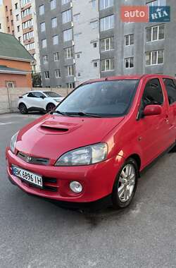 Микровэн Daihatsu YRV 2004 в 