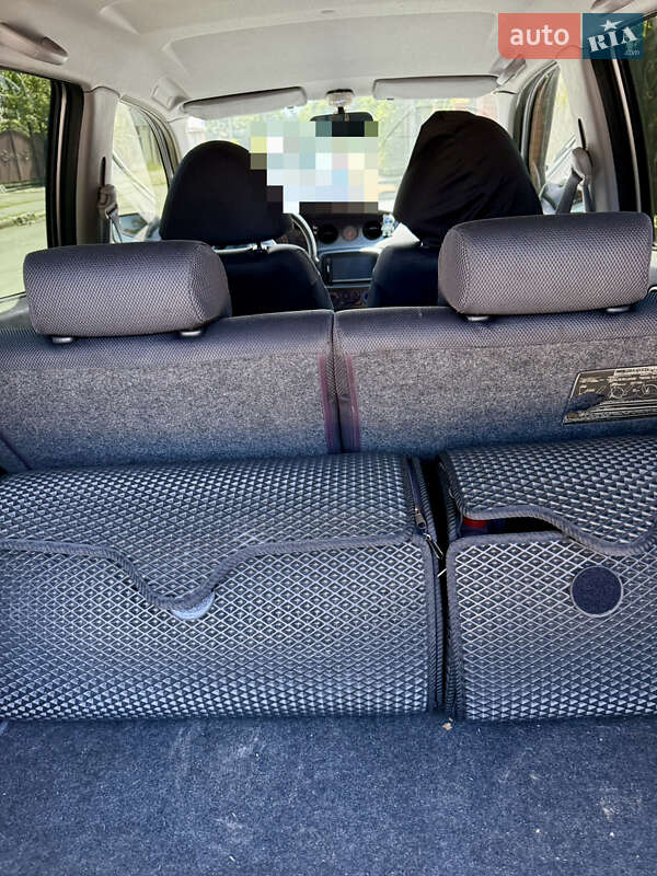 Микровэн Daihatsu YRV 2005 в Ужгороде