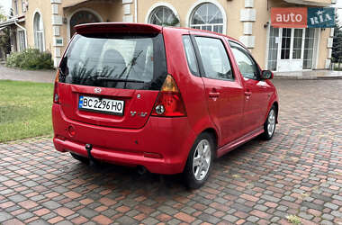 Микровэн Daihatsu YRV 2002 в 