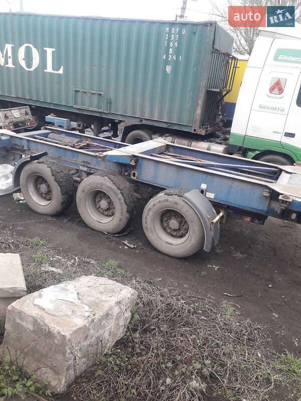 Контейнеровоз Dennison EF 2000 в Одессе