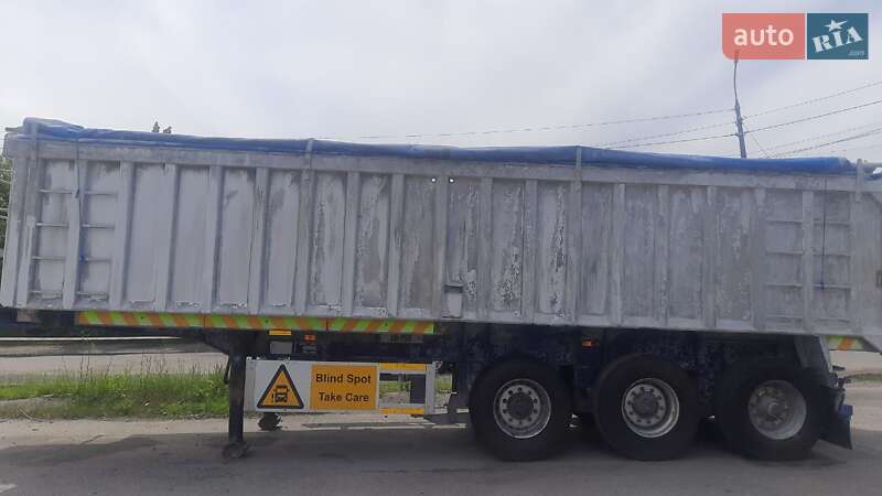 Зерновоз - напівпричіп Dennison Trailers 2002 в Шепетівці