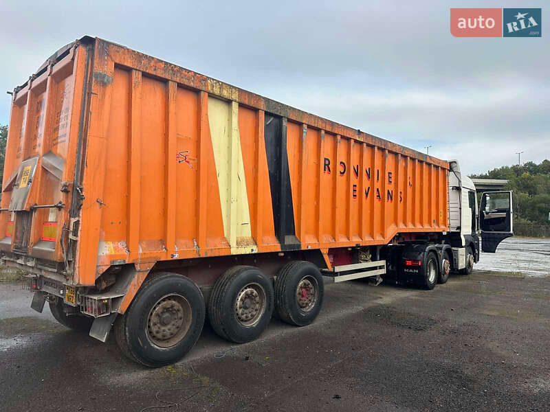 Зерновоз - полуприцеп Dennison Trailers 2009 в Бережанах