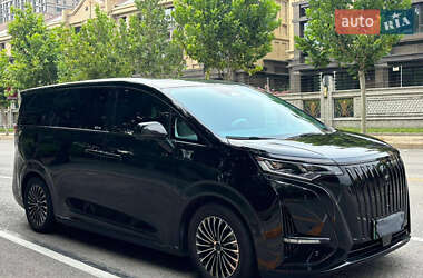 Минивэн Denza D9 2023 в Львове