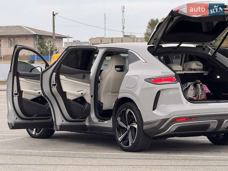 Позашляховик / Кросовер Denza N7 2023 в Києві