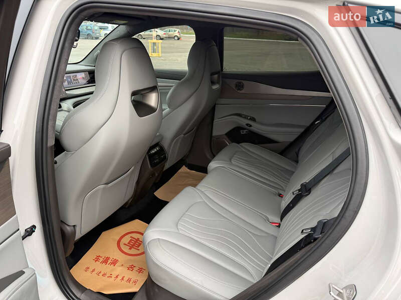 Позашляховик / Кросовер Denza N7 2024 в Львові фото 11 Позашляховик / Кросовер Denza N7 2024 в Львові