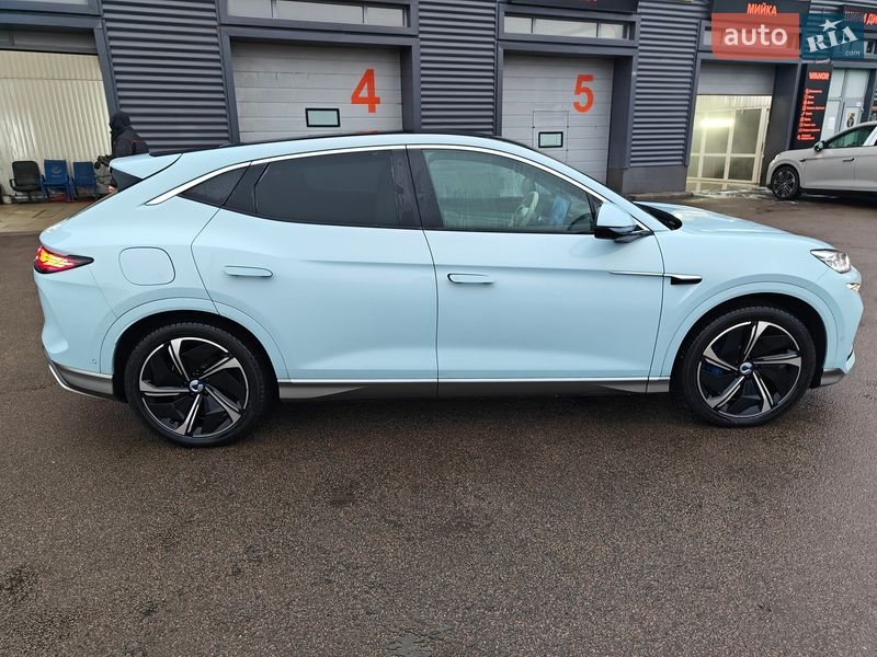 Фастбэк Denza N7 2023 в Киеве