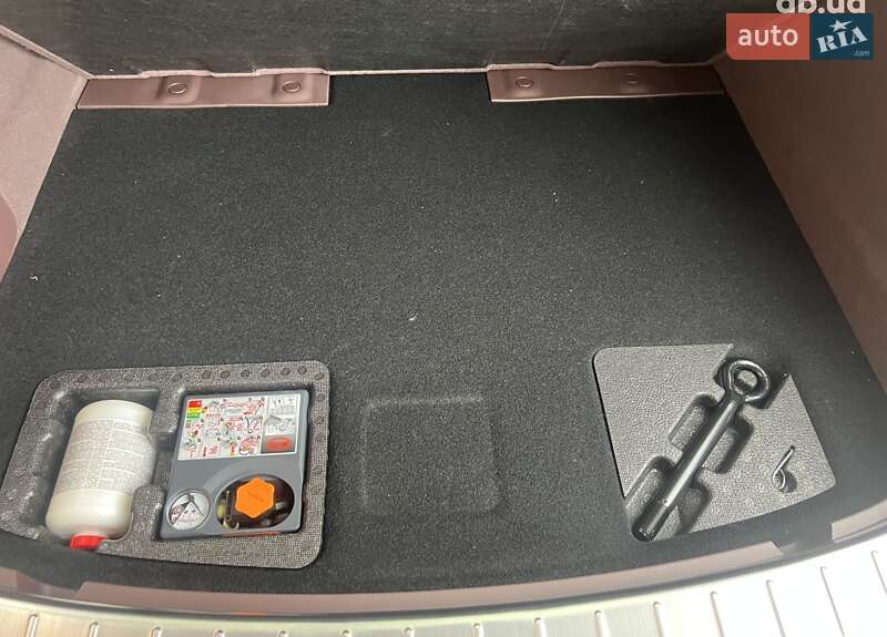 Ліфтбек Denza Z9 GT 2024 в Львові