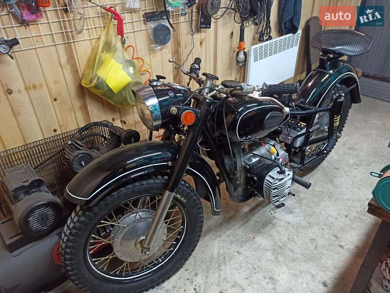 Мотоцикл Классік Днепр (КМЗ) Днепр-12 1981 в Баранівці