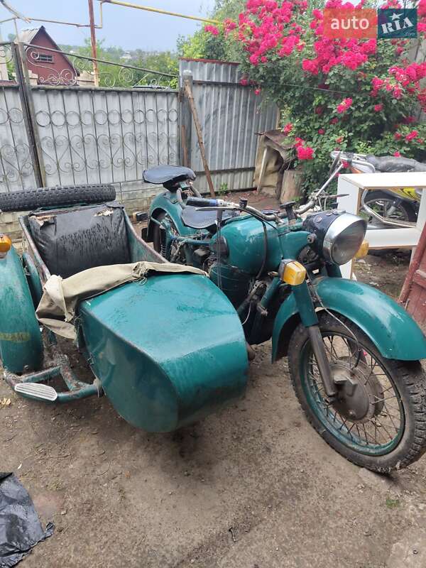 Мотоцикл з коляскою Дніпро (КМЗ) МТ-9 1971 в Балті