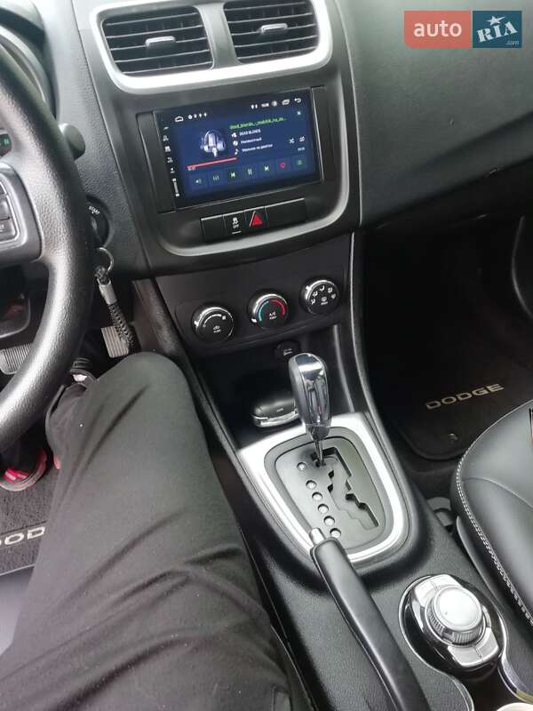 Седан Dodge Avenger 2012 в Днепре