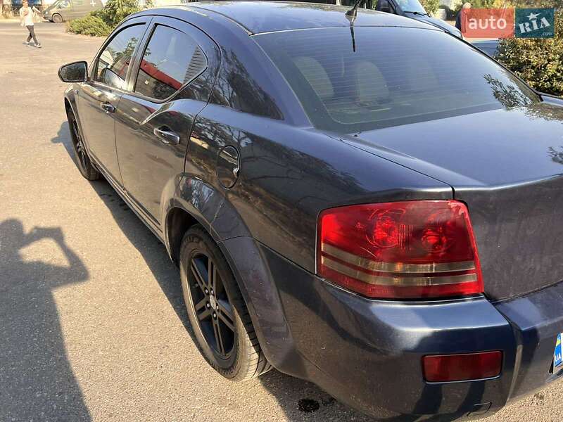 Седан Dodge Avenger 2008 в Изюме